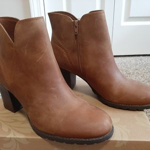 Clarks Verona Cognac Leather Heeled Booties Sz 11